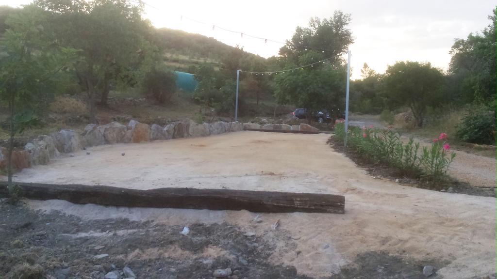 Les Jardins Du Mas Evesque Bed and Breakfast Rousson  Εξωτερικό φωτογραφία