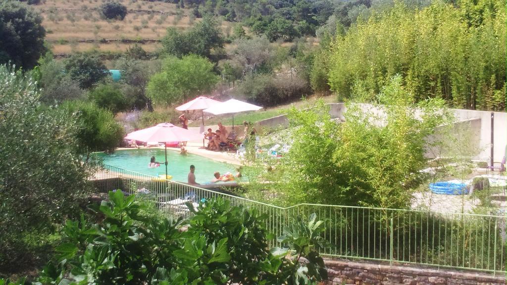 Les Jardins Du Mas Evesque Bed and Breakfast Rousson  Εξωτερικό φωτογραφία