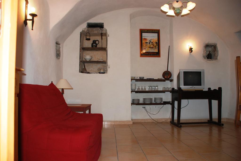 Les Jardins Du Mas Evesque Bed and Breakfast Rousson  Δωμάτιο φωτογραφία