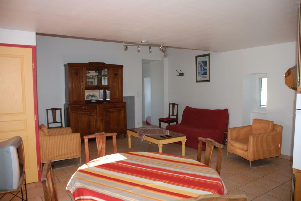 Les Jardins Du Mas Evesque Bed and Breakfast Rousson  Εξωτερικό φωτογραφία